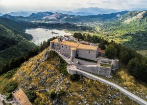 letino castello e lago di letino min