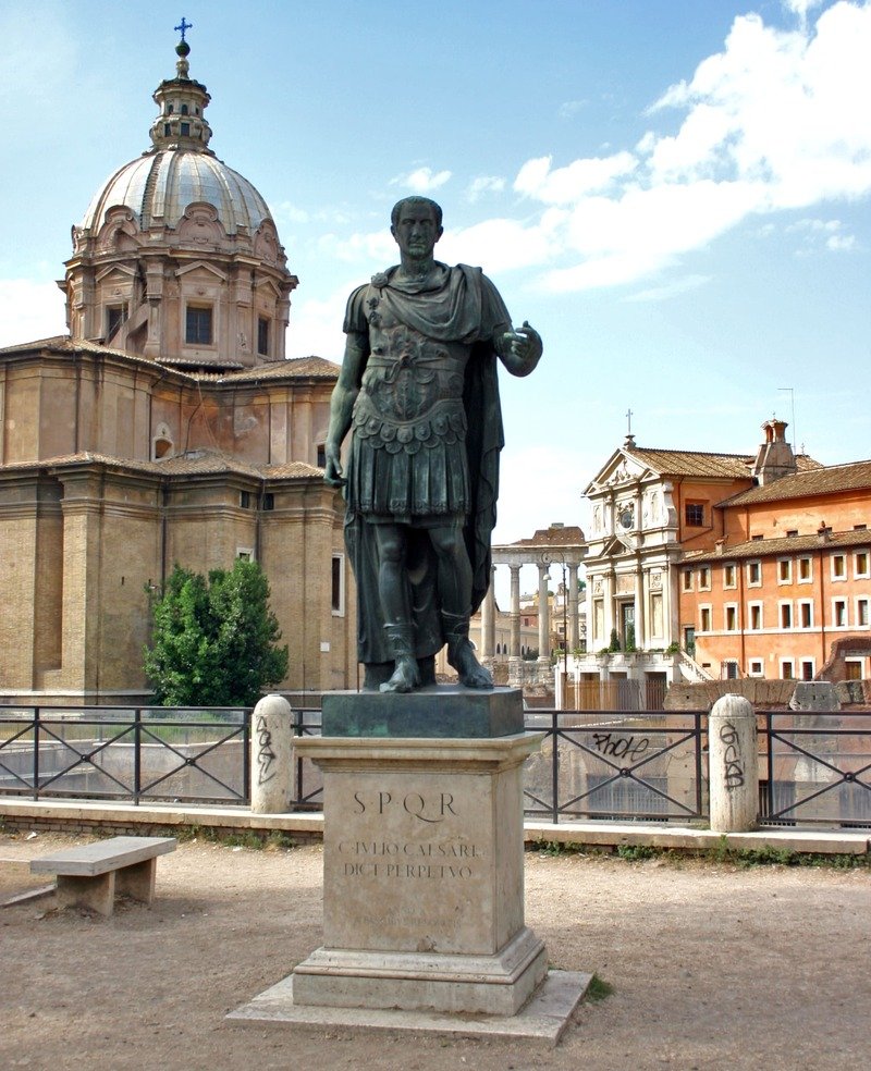 statua di cesare