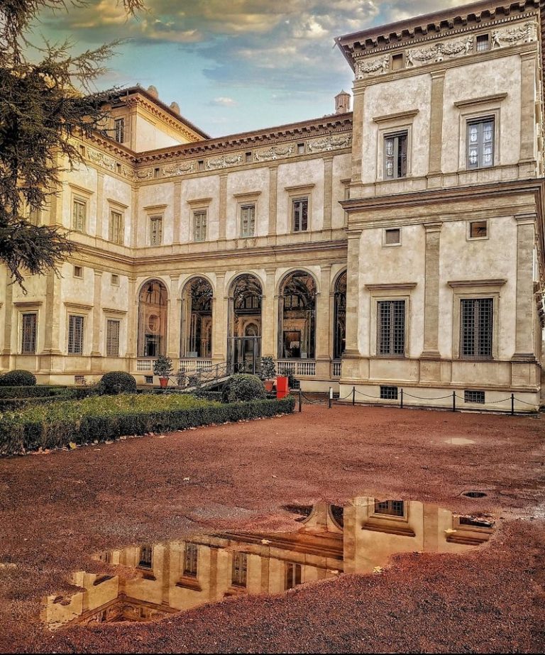 villa farnesina roma