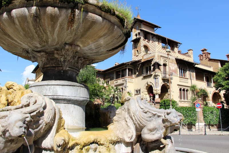 quartiere coppedè roma fontana delle rane